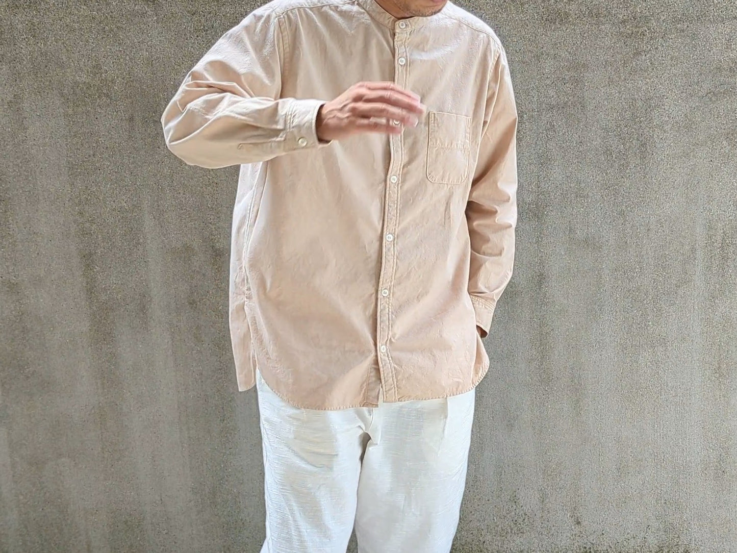 <OSOCU> 知多木綿 草木染め バンドカラーシャツ クラフトビール麦芽粕