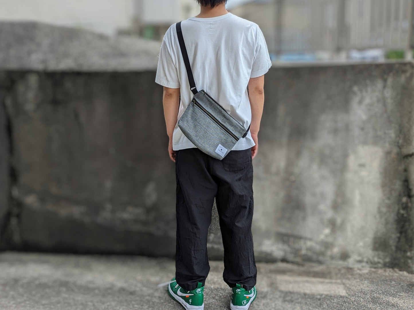 ＜OSOCU＞知多木綿 サコッシュ バッグ 青海波柄