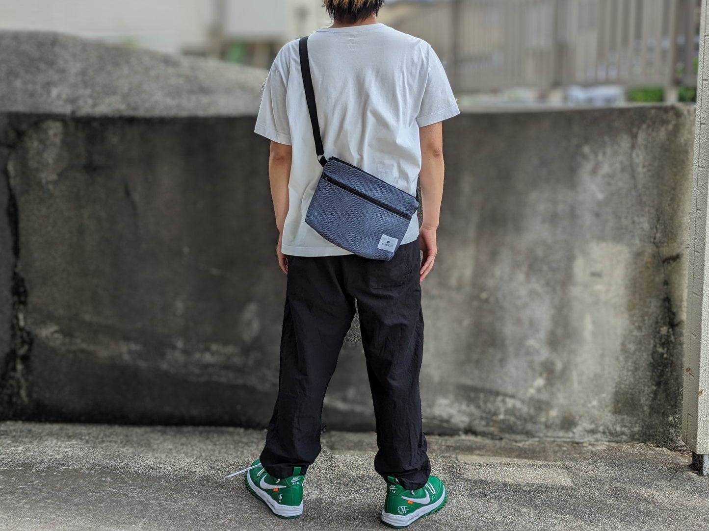 ＜OSOCU＞知多木綿 サコッシュ バッグ 刺し子織 紺黒