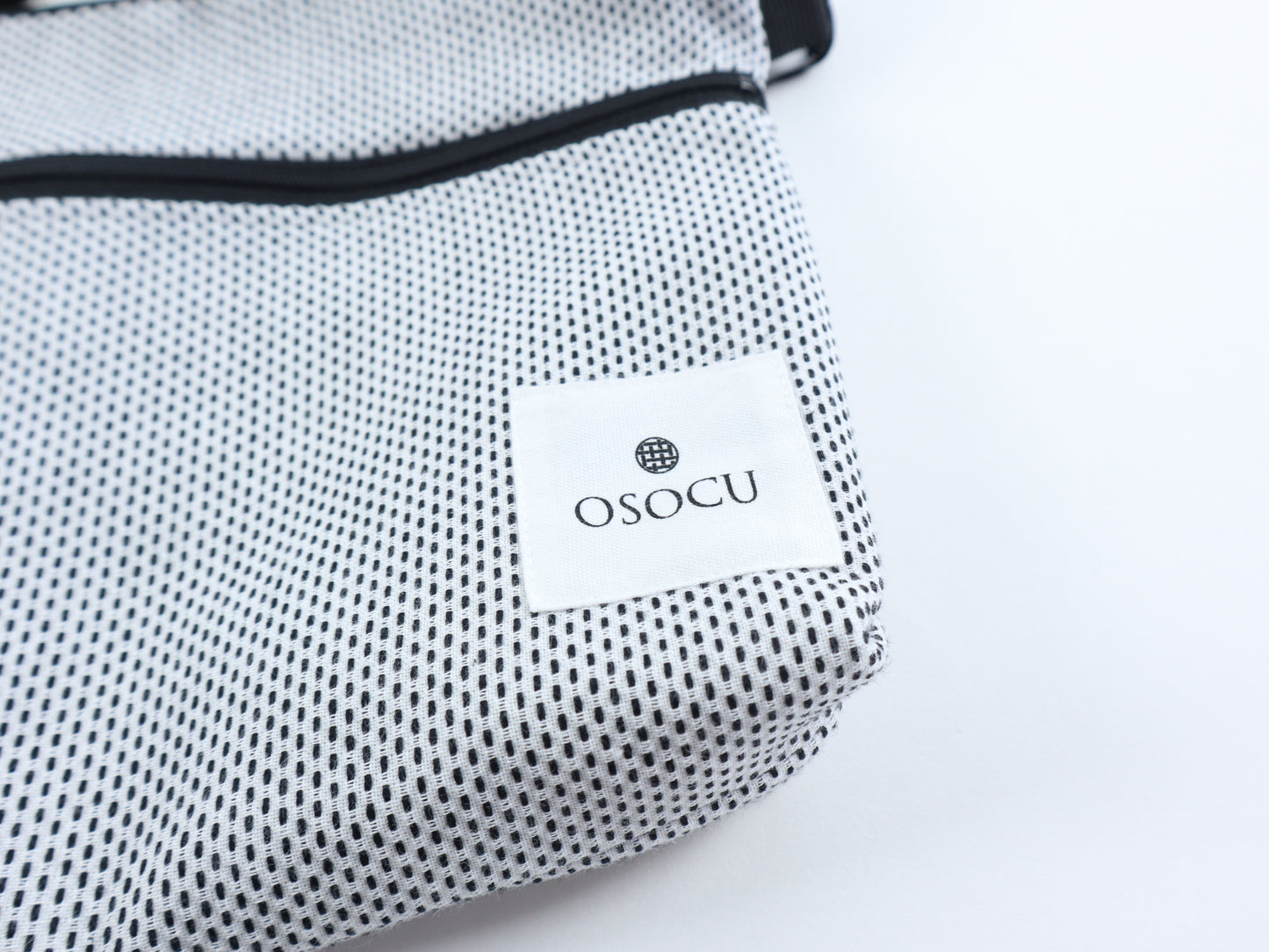 ＜OSOCU＞知多木綿 サコッシュ バッグ 刺し子織 白黒
