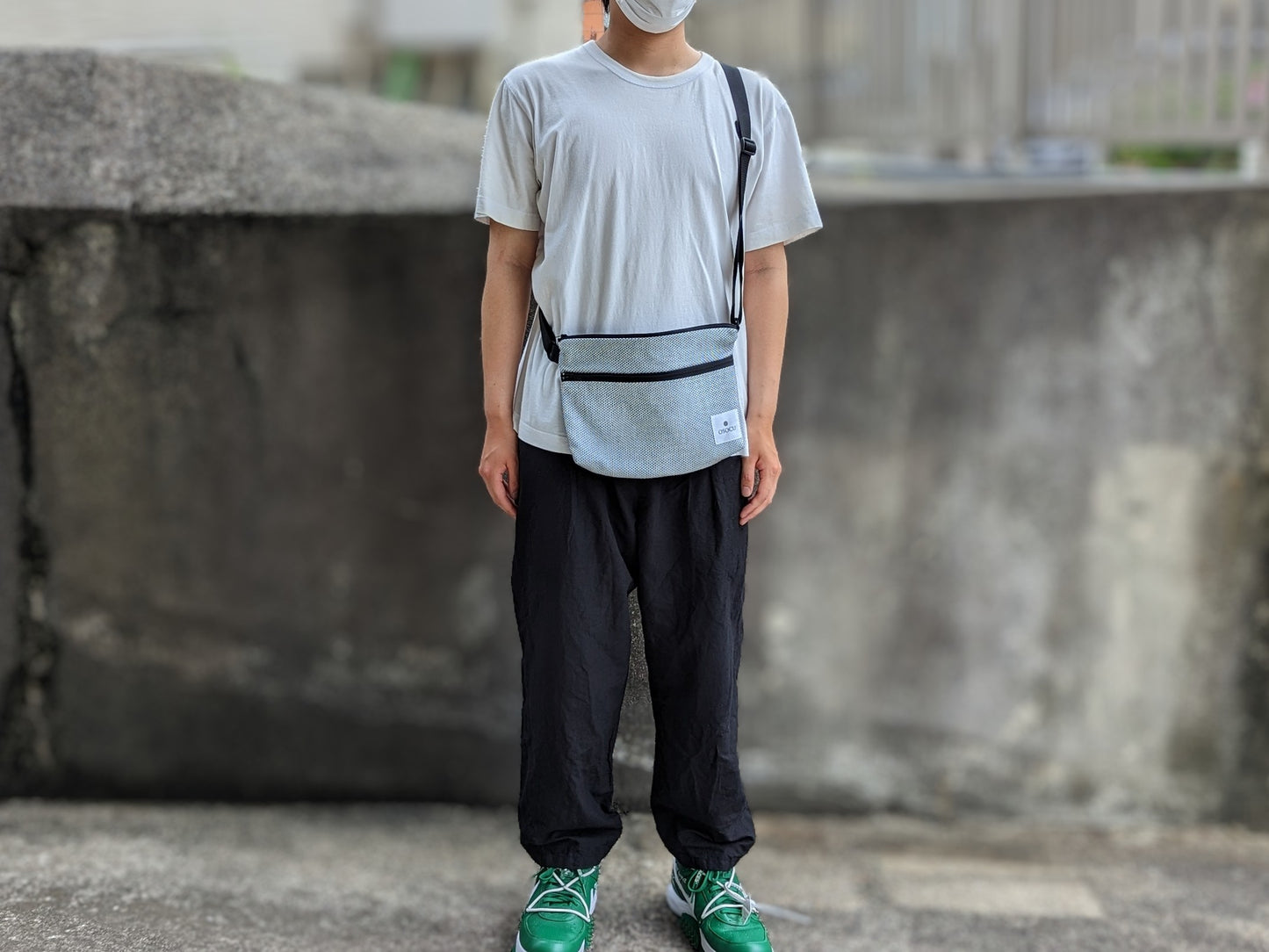 ＜OSOCU＞知多木綿 サコッシュ バッグ 刺し子織 白黒