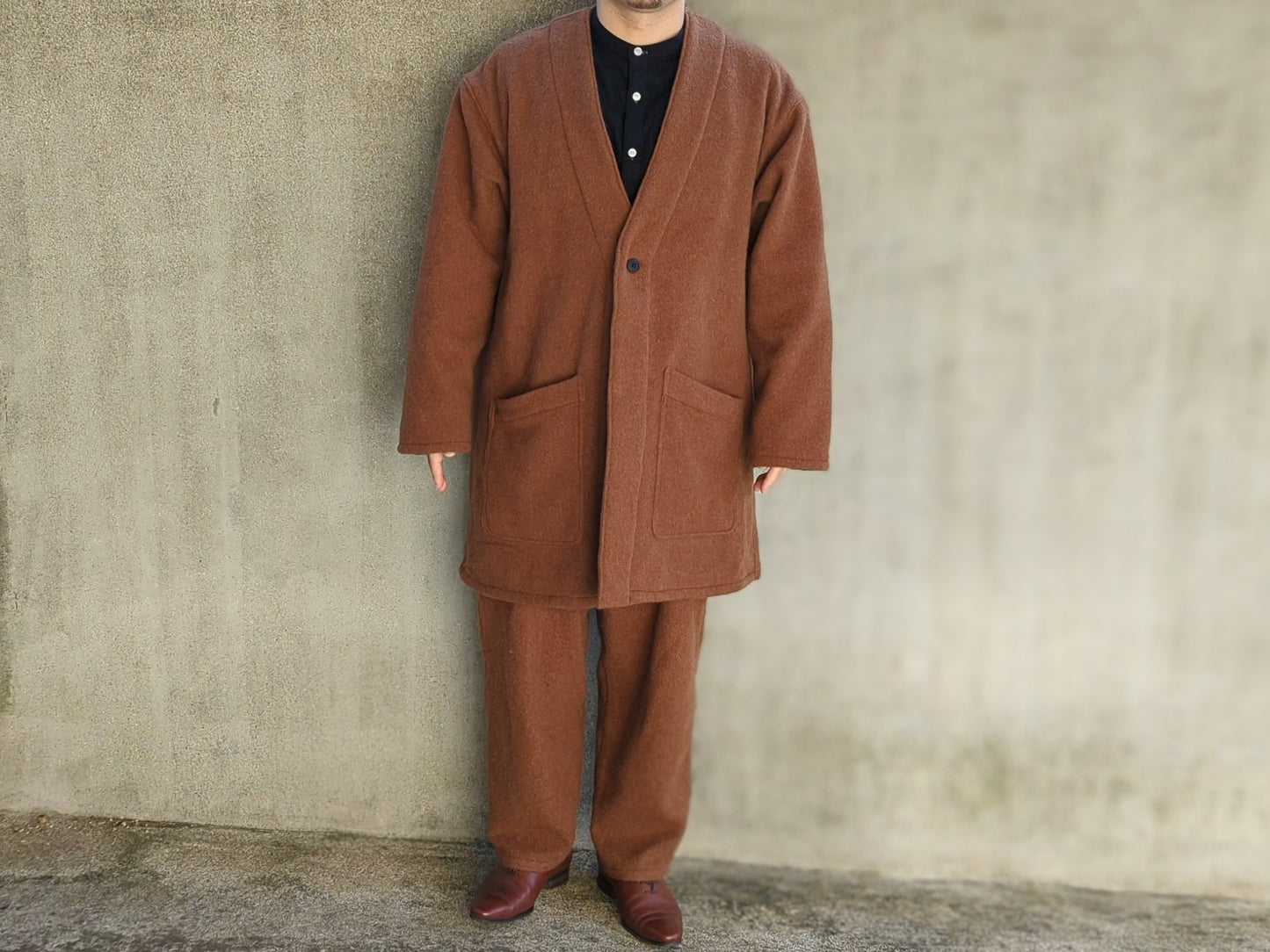 ＜OSOCU＞尾州ウール 毛七 ノーカラージャケット 再生羊毛（リサイクルウール） レンガ