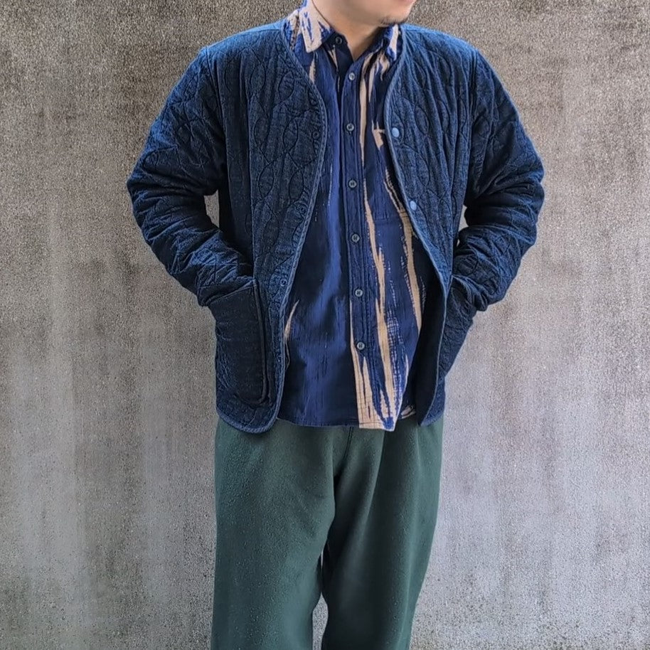 <OSOCU> 知多木綿 シャンタン生地 レギュラーカラーシャツ 竜巻絞りブリーチ