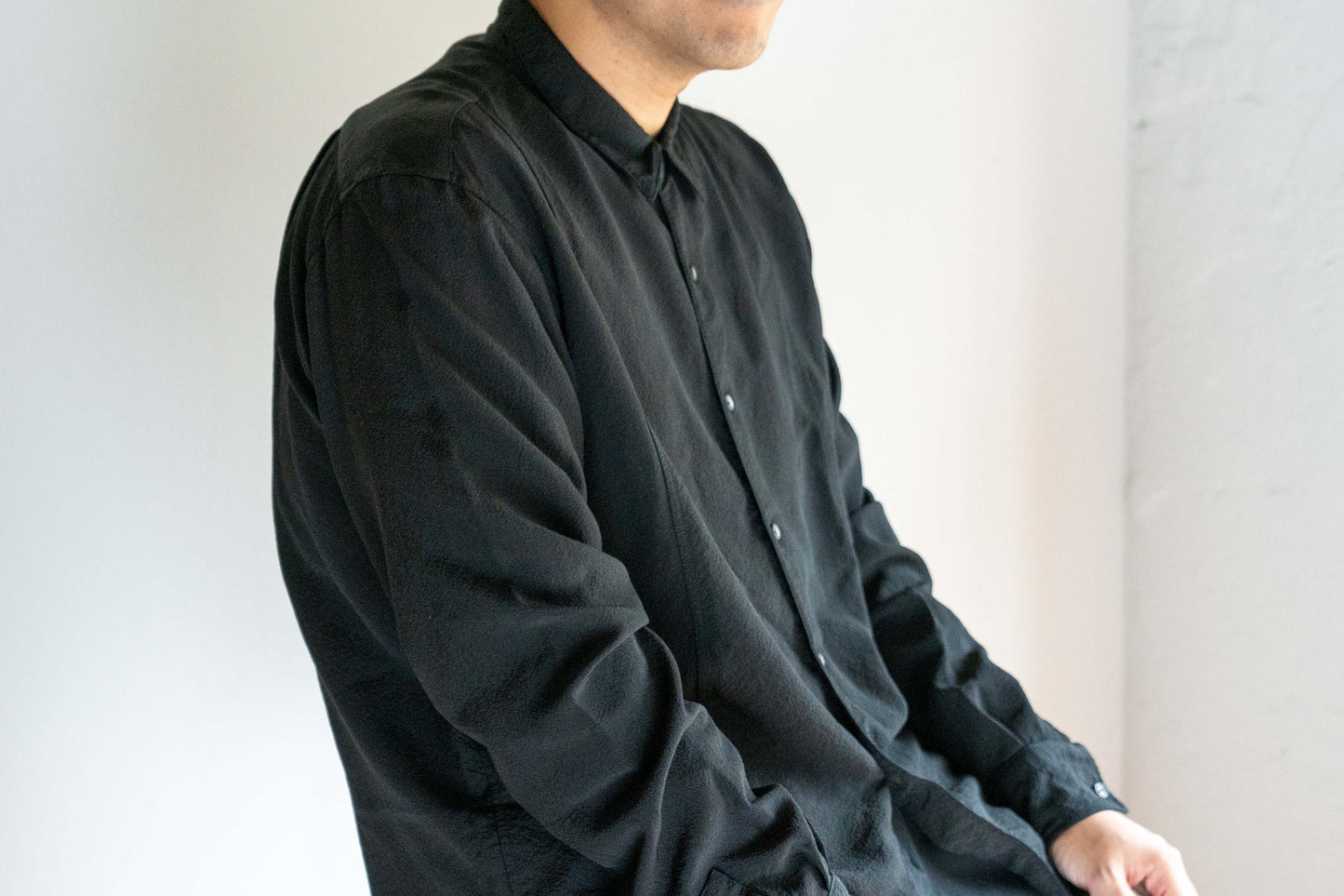 <OSOCU> 丹後シルク レギュラーカラーシャツ 名古屋黒紋付染