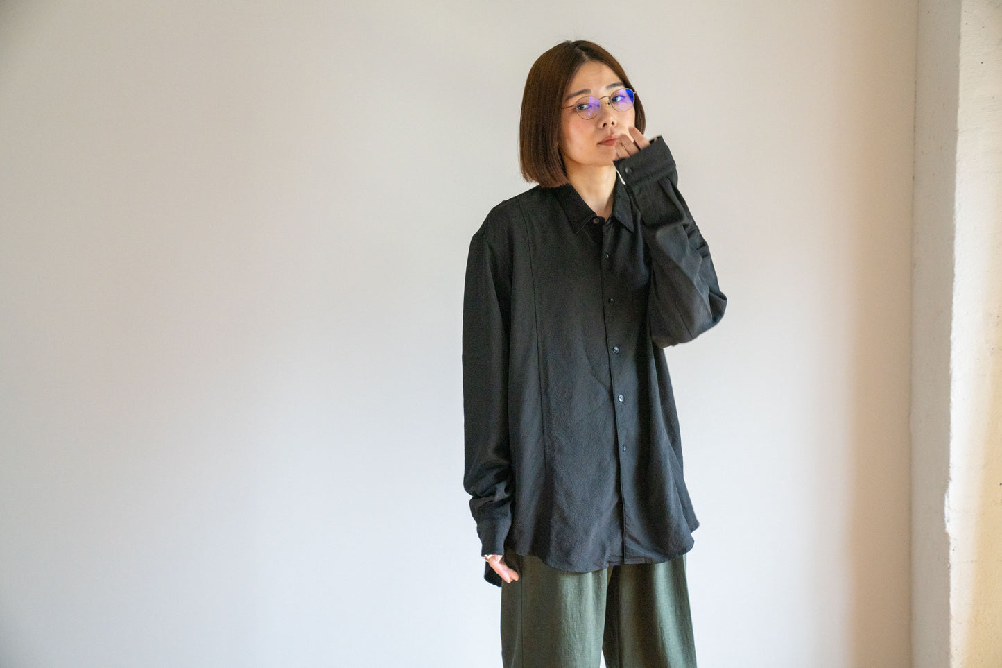 <OSOCU> 丹後シルク レギュラーカラーシャツ 名古屋黒紋付染