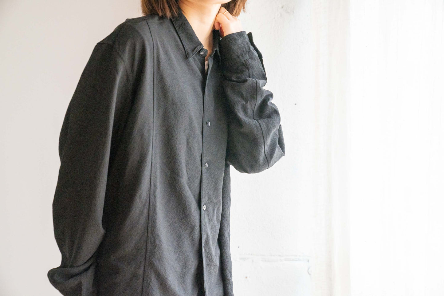 <OSOCU> 丹後シルク レギュラーカラーシャツ 名古屋黒紋付染
