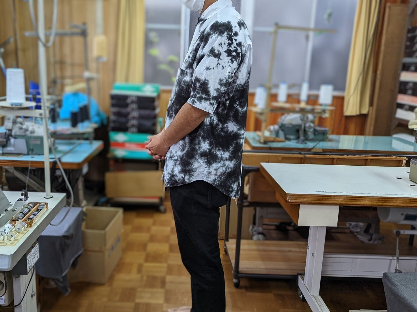 <OSOCU>知多木綿 ちりめん生地 半袖リラックスシャツ 黒むら染 名古屋黒紋付染